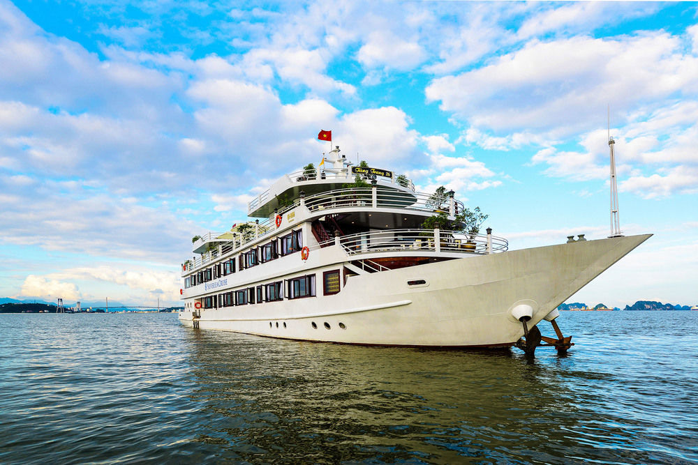 Halong Sapphire Cruises Hotel Ha Long Exterior photo