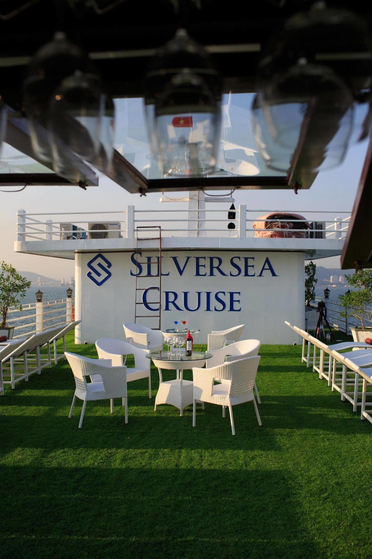Halong Sapphire Cruises Hotel Ha Long Exterior photo