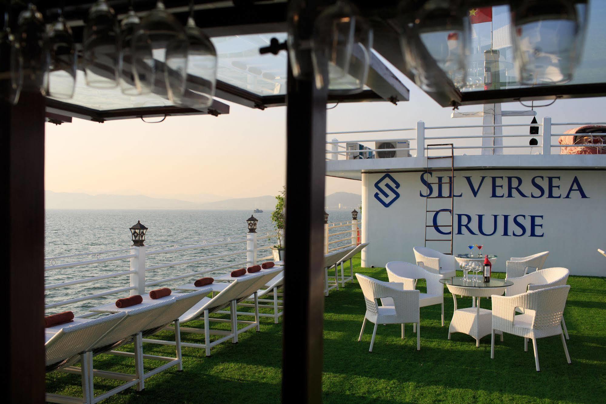 Halong Sapphire Cruises Hotel Ha Long Exterior photo