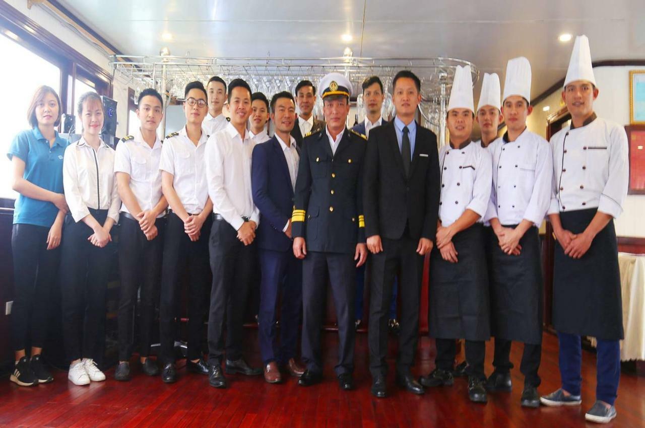 Halong Sapphire Cruises Hotel Ha Long Exterior photo