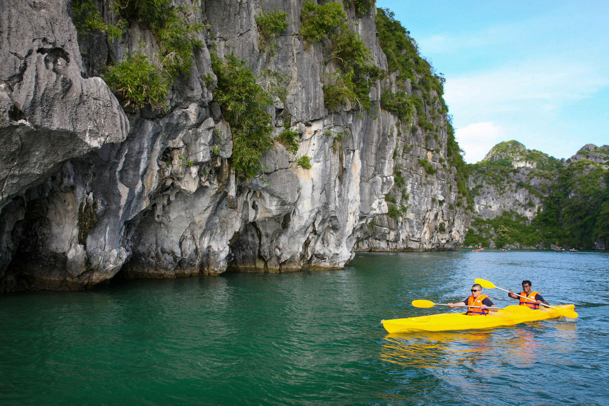 Halong Sapphire Cruises Hotel Ha Long Exterior photo